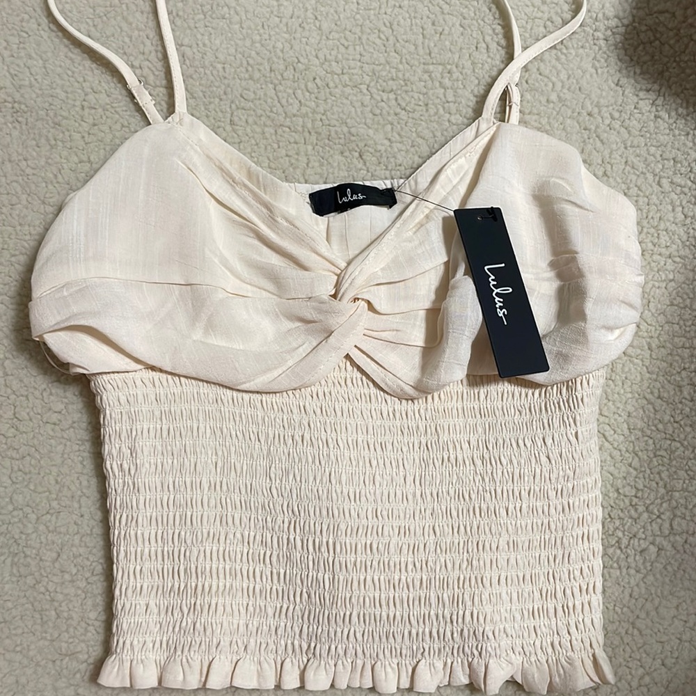 Lulus S top